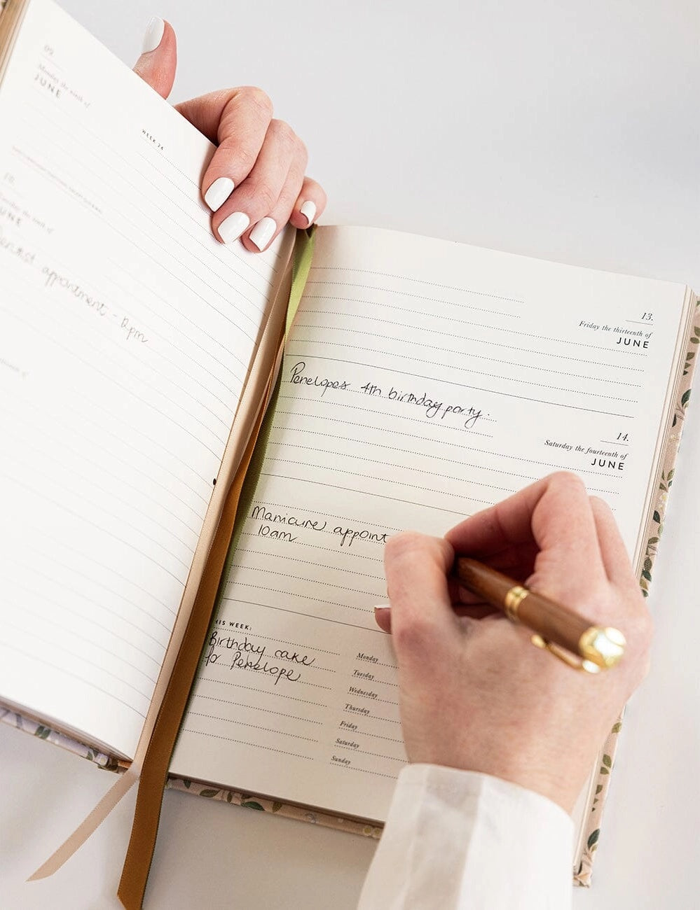 2025 Desktop Linen Bound Planner - White Blossoms